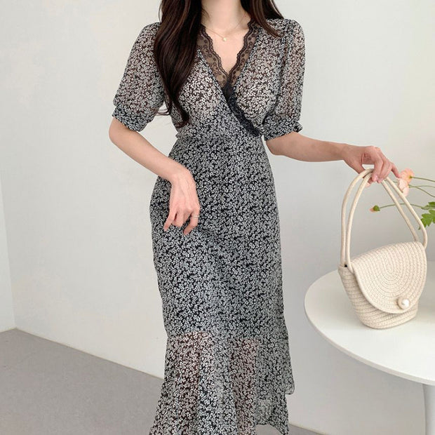 Summer New French Style V-neck Lace Edge Puff Sleeve Dress